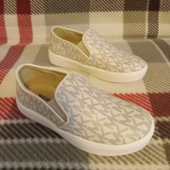 MK Kids Canvas Slip On Shoes - Picture 6 of 8